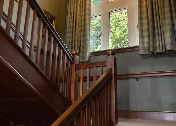 Bed & Breakfast Redstones *